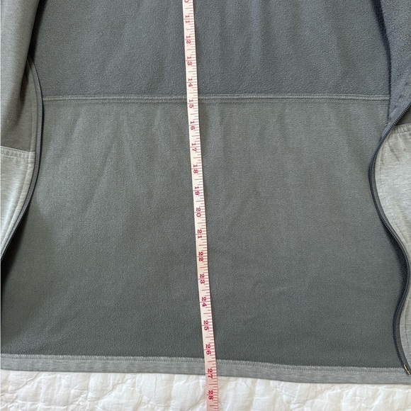 Nike Man’s Jacket in Size Large - Picture 6 of 12